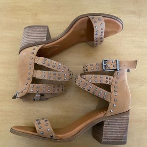 Jessica Simpson Block Heel